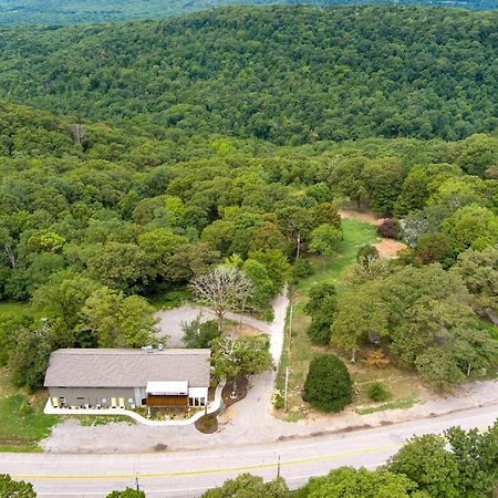 Hotel Bigfoot Hideout Winslow Exterior foto