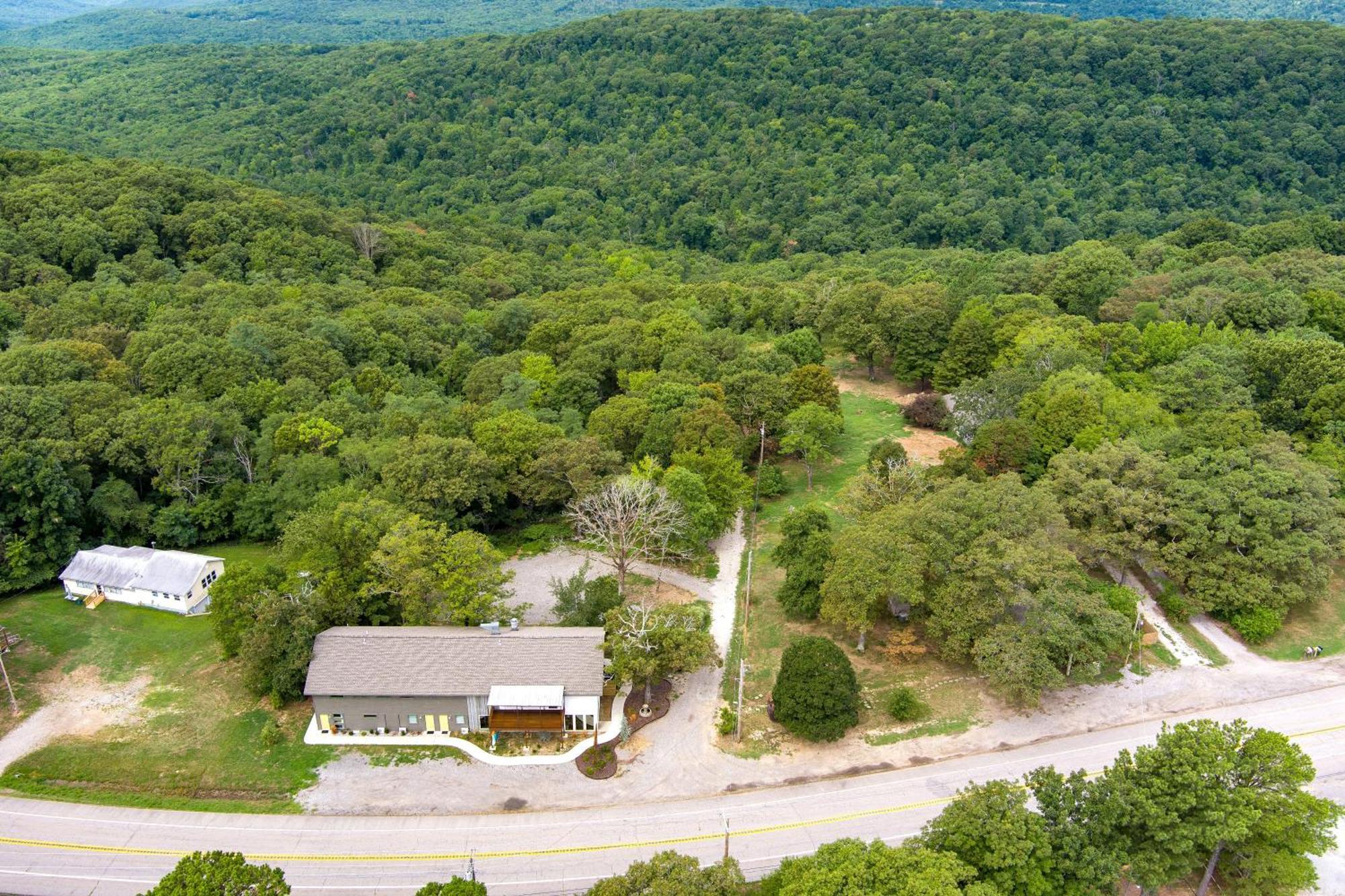 Hotel Bigfoot Hideout Winslow Exterior foto